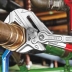 Pince clé gainée 400mm avec bouton poussoir