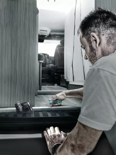 Tournevis à cliquet 72 dents avec 12 embouts dans le manche