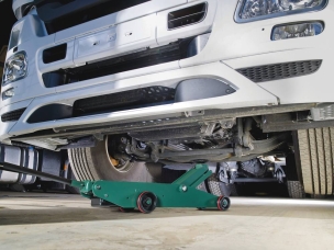 Cric rouleur oléopneumatique 10T 150/580mm longueur 1,38m