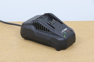 Chargeur ancienne génération pour batterie 2,4A pour réf.50515/50516/50517 Schneider