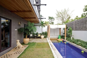 Lampadaire solaire LED 1600 lumens 15W avec détecteur