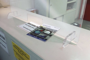 Barrière de protection plexiglass 1000x1000mm Barrière de protection plexiglass 1000x1000mm