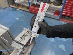 Peinture de sécurité rouge pour vis