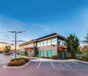 Lampadaire solaire LED 6000 lumens 40W avec détecteur et télécommande