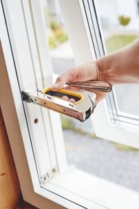 Agrafeuse métallique manuelle cavaliers