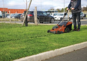 Tondeuse sur batterie Ø 430mm - Bac 50L - sans chargeur ni batterie