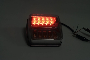 Feu arrière carré LED droit 12/24V 4 fonctions - blister