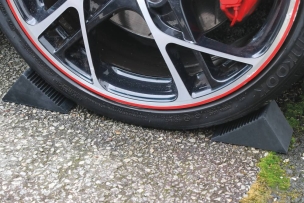 Cale caoutchouc pour véhicules 105x75x75mm - lot de 2 pcs