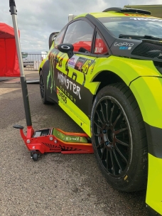 Cric rouleur 3T avec pédale double piston et roues en nylon 95/515mm longueur 772mm