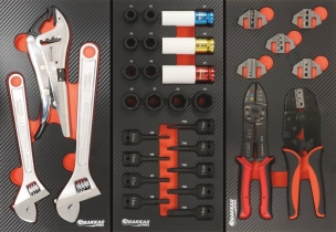 Servante d'atelier 7 tiroirs composée de 235 outils - modules finition carbone Servante d'atelier 7 tiroirs composée de 235 outils - modules finition carbone