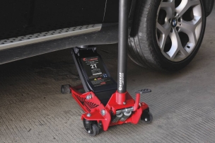 Cric rouleur 2T double piston avec pédale et roues en nylon 75/500mm longueur 770mm