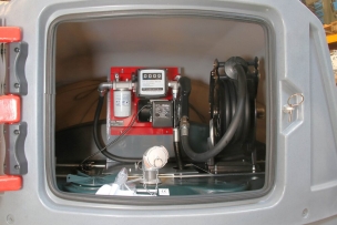 Cuve de stockage gasoil PEHD 5000L DP avec armoire intégrée pour station à gasoil 230V 60 l/min et pistolet automatique/compteur/filtre et enrouleur tuyau automatique 8m