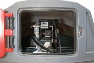 Cuve de stockage gasoil PEHD DP 5000L avec armoire intégrée pour station à gasoil 230V 50 l/min et pistolet automatique/compteur/filtre