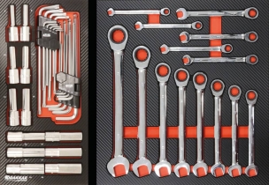 Servante d'atelier 7 tiroirs composée de 234 outils - modules finition carbone