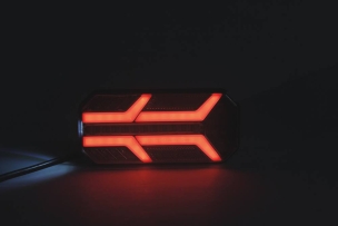 Feu arrière rectangle gauche LED 12/24V 7 fonctions 235x110mm