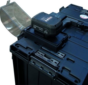 Pompe à gasoil 20V Li-ion 45 l/min avec tuyau d’aspiration et refoulement - kit en box/trolley PVC