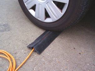 Passe-câble 20mm en bande caoutchouc 10m