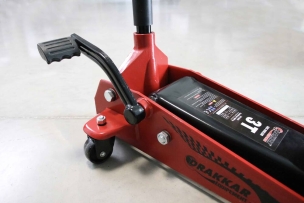 Cric rouleur 3T avec pédale 145/500mm longueur 640mm Cric rouleur 3T avec pédale 145/500mm longueur 640mm