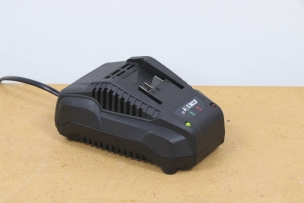 Chargeur rapide ancienne génération pour batterie 3,5A pour réf.50515/50516/50517 Schneider