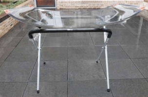 Chevalet avec ventouses spécial pare-brise et vitres