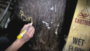 Bâton de peinture solide QUIK STIK® ALL PURPOSE jaune tube à molette