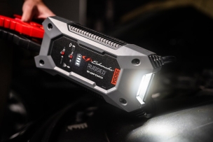 Booster 12V 2500A avec power bank 16500mAh