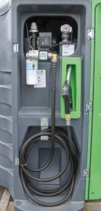 Cuve de stockage gasoil PEHD 1500L DP avec armoire intégrée pour station à gasoil 230V 79 l/min et pistolet automatique/Compteur/filtre