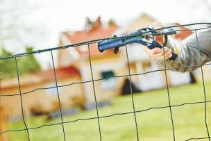 Pince à grillage avec chargeur pour agrafes VR22