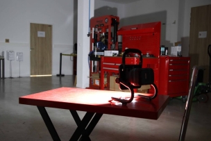 Pack 20V perceuse 40Nm-meuleuse 125mm- projecteur-2 batteries 2Ah Li-ion-sac de transport