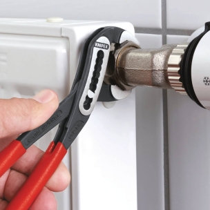 Pince multiprise entrepassée Alligator® 180mm