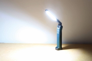 Baladeuse d'atelier LED 900lm repliable rechargeable