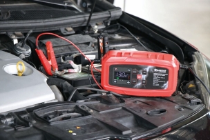 Chargeur de batterie automatique 12/24V 24A