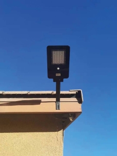 Lampadaire solaire LED 3000 lumens 25W avec détecteur