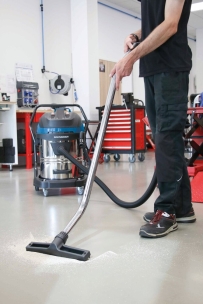 Aspirateur eau et poussière 60L 230V 2400W cuve inox basculante/2 moteurs