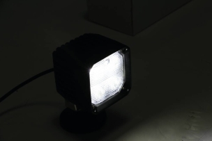 Phare de travail carré 4 LED 9/32V 40W 4000 lumens