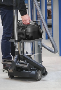 Aspirateur eau et poussière 30L 230V 1200W cuve inox/prise électroportatif/2 roues fixes/décolmatage/souffleur