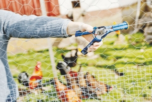 Pince à grillage avec chargeur pour agrafes VR16