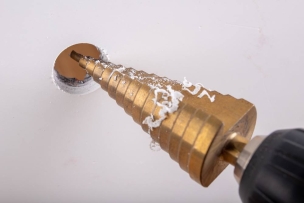 Foret conique à 9 étages sur tige 8mm de 4 à 20mm