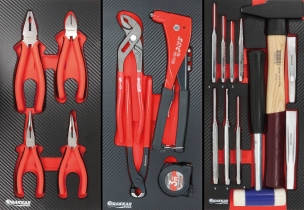 Servante d'atelier 7 tiroirs et 2 portes latérales composée de 107 outils PL - modules finition carbone